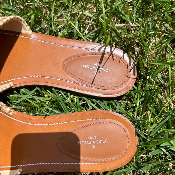 Louis Vuitton slides Size 39 - Picture 4 of 6